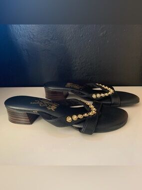 Island Slipper sandal made in Hawaii vintage quiet luxury spring beach summer